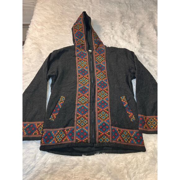 Beautiful Rhea 100% wool hooded jacket with stunning boho tribal detailing - Picture 2 of 7